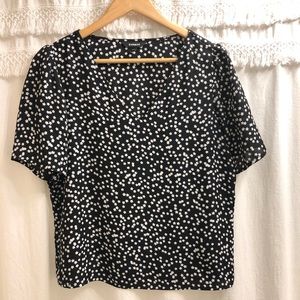 EXPRESS v-neck short-sleeve blouse